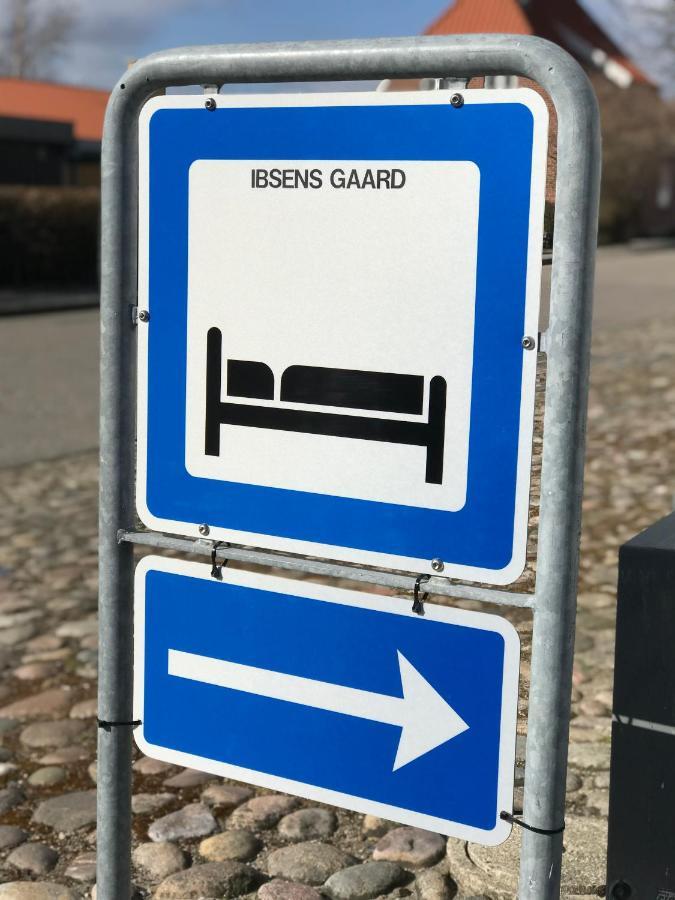 Ibsens Gaard Hotel Ебелтофт Екстериор снимка